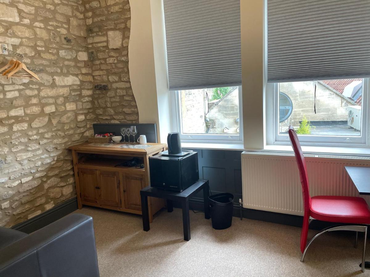 Bear Inn Bradford-On-Avon Bagian luar foto
