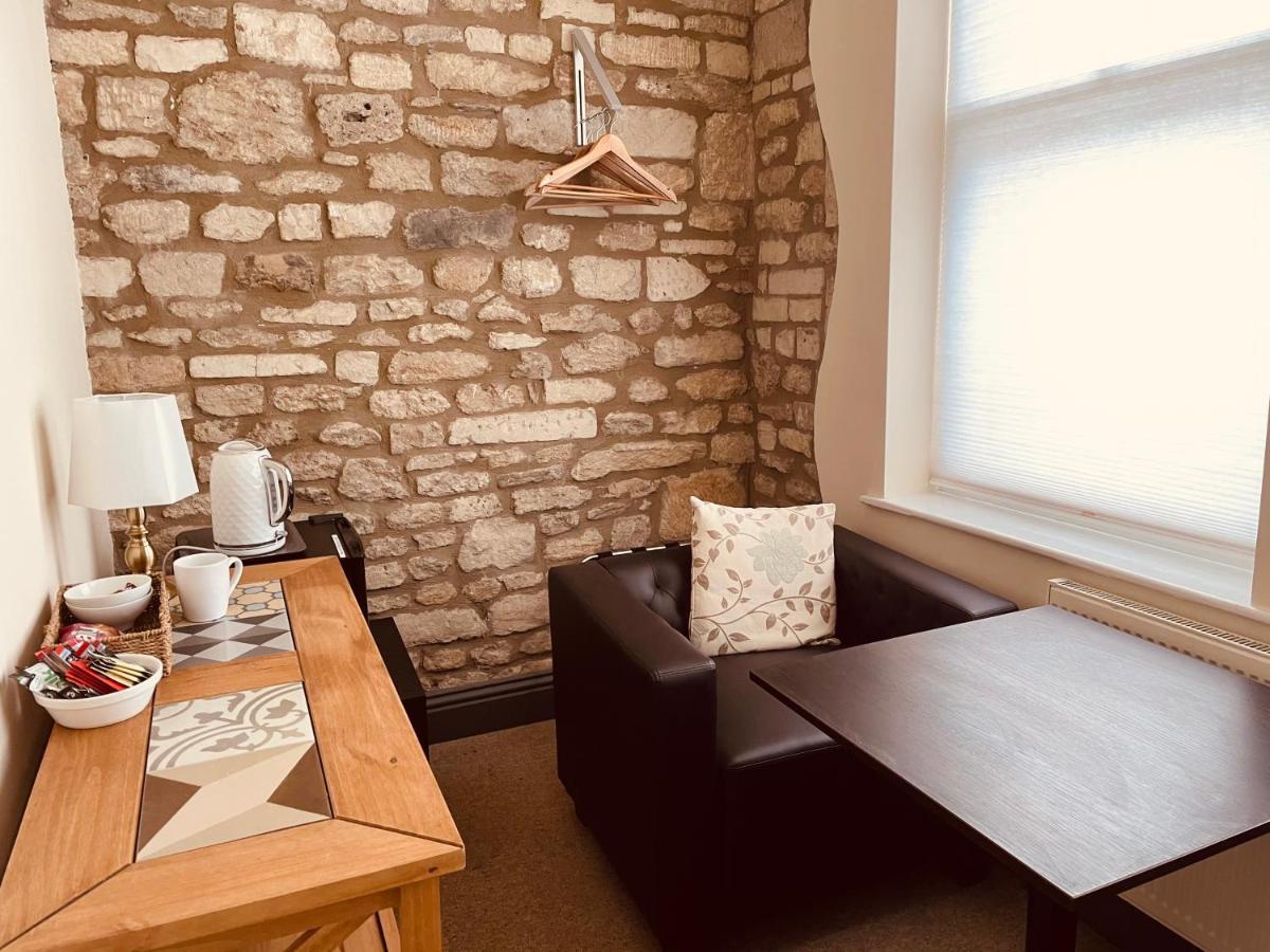 Bear Inn Bradford-On-Avon Bagian luar foto