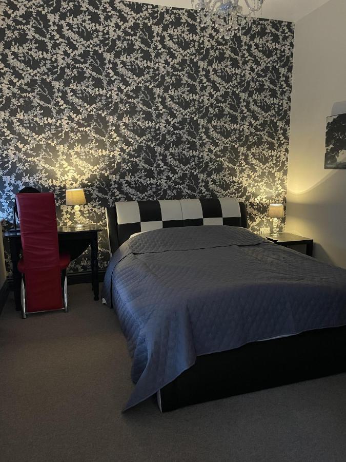 Bear Inn Bradford-On-Avon Bagian luar foto