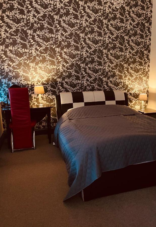 Bear Inn Bradford-On-Avon Bagian luar foto